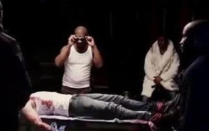 Sao nam ngồi tù 23 năm vì 'diễn lại' cảnh tra tấn, cưỡng hiếp man rợ ở ngoài đời